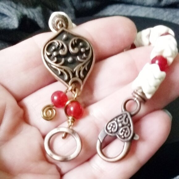 Gorgeous One-of-a-kind Bracelet - Red Agates + Creamy Howlite + Copper Elements - Picture 4 of 12